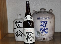 岐阜県笠松町：【本州限定、2本なら全国発送】美笠万代 秀撰酒 (1升瓶1本)